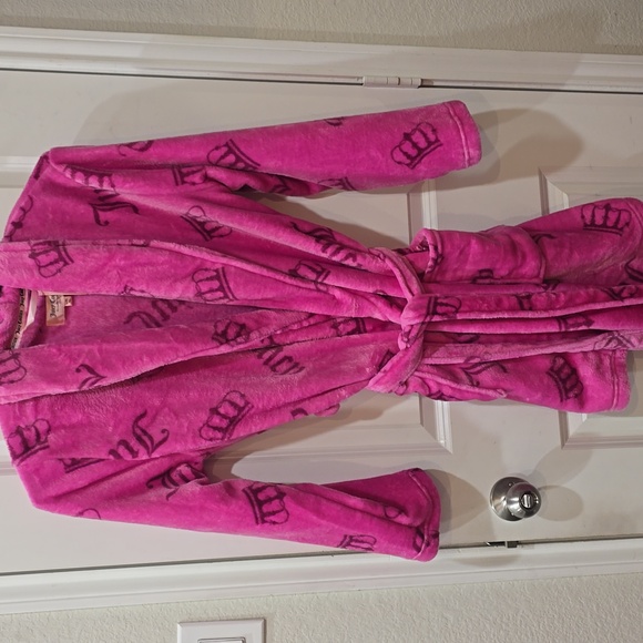 Juicy Couture Script Crown Logo Plush Collared Robe - Picture 5 of 6